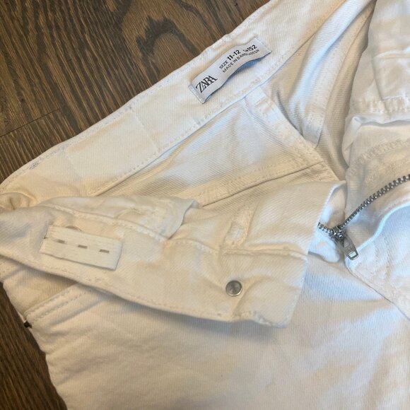 Zara Kids White Denim Shorts – Size 11-12 kids - Adjustable Waist - Picture 3 of 3